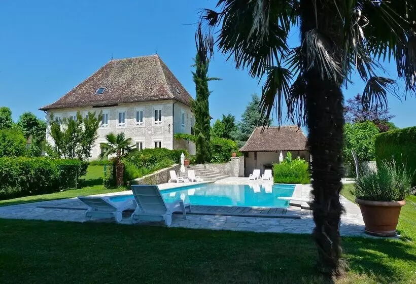 Aamiaismajoitus (B&B) Domaine Du Manoir