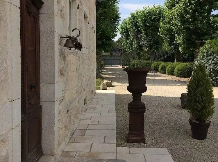 Aamiaismajoitus (B&B) Domaine Du Manoir