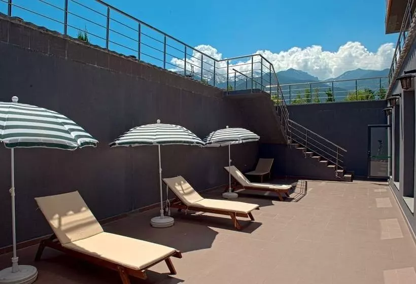 Cornelia Deluxe Residence