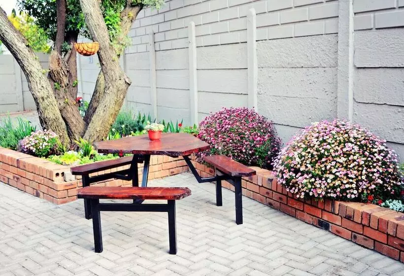Hotelli Bokmakierie Gastehuis Emalahleni Pty Ltd
