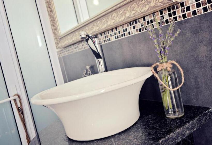 Hotel Bokmakierie Gastehuis Emalahleni Pty Ltd