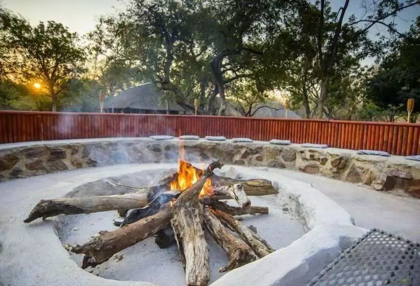 هتل Boulders Safari Lodge