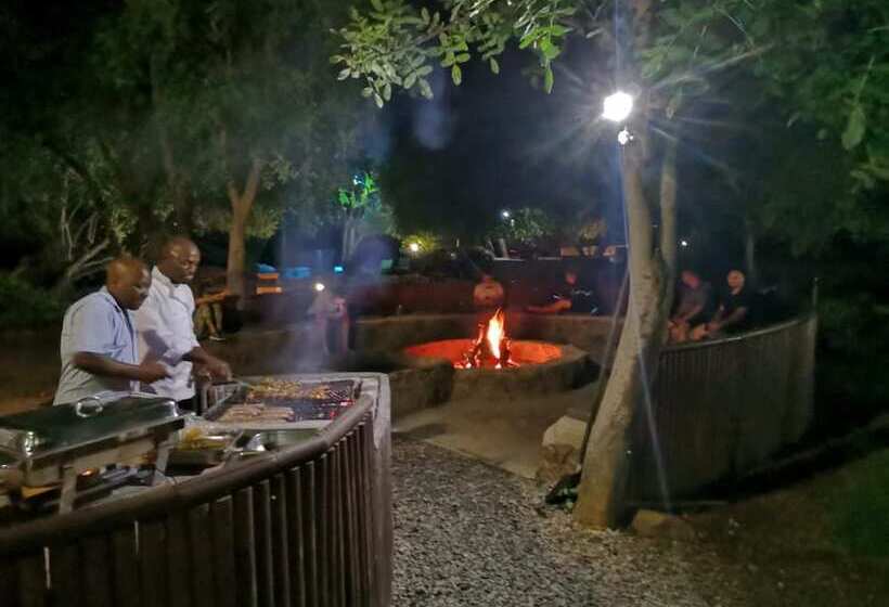 בית מלון כפרי Boulders Safari Lodge
