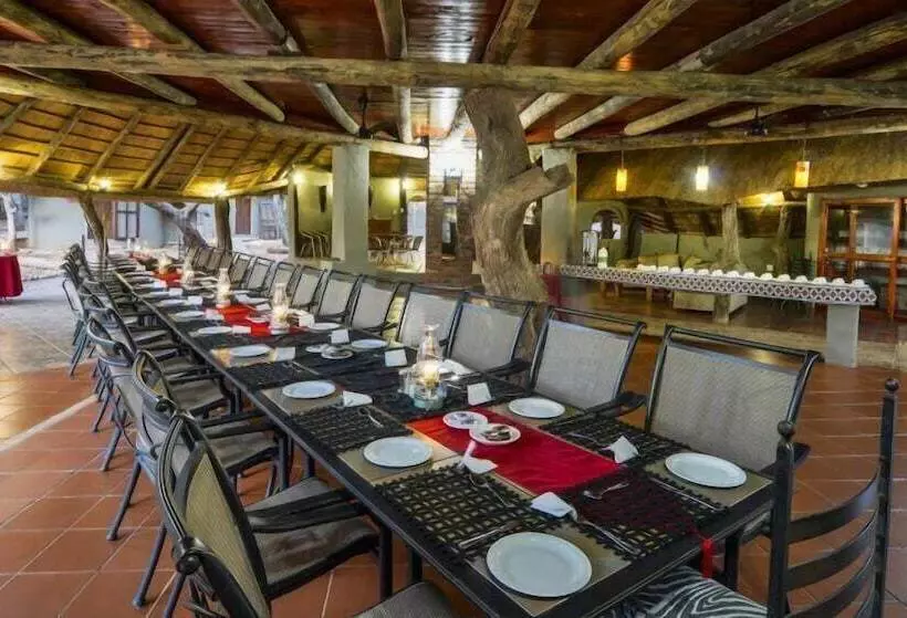 هتل Boulders Safari Lodge