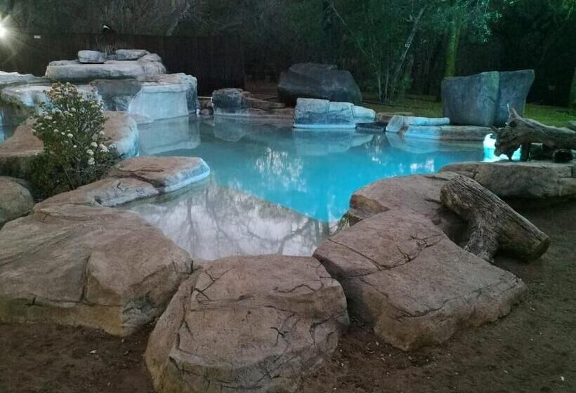 בית מלון כפרי Boulders Safari Lodge