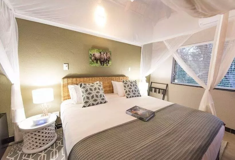 ホテル Bushbaby River Lodge