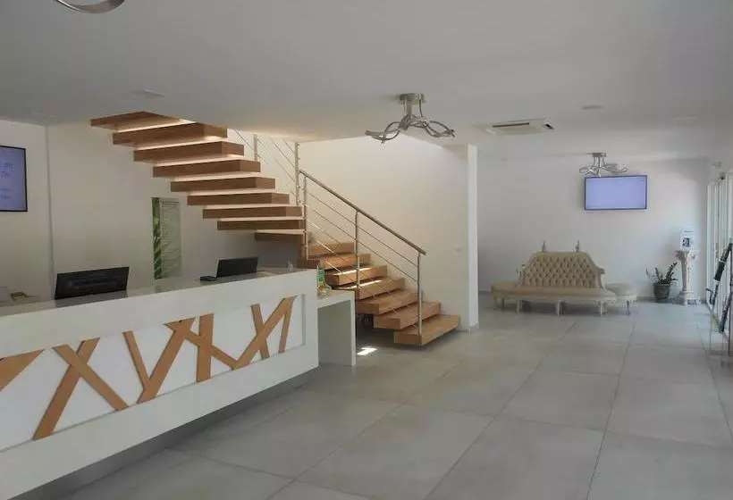 Hotelli Camping La Yole