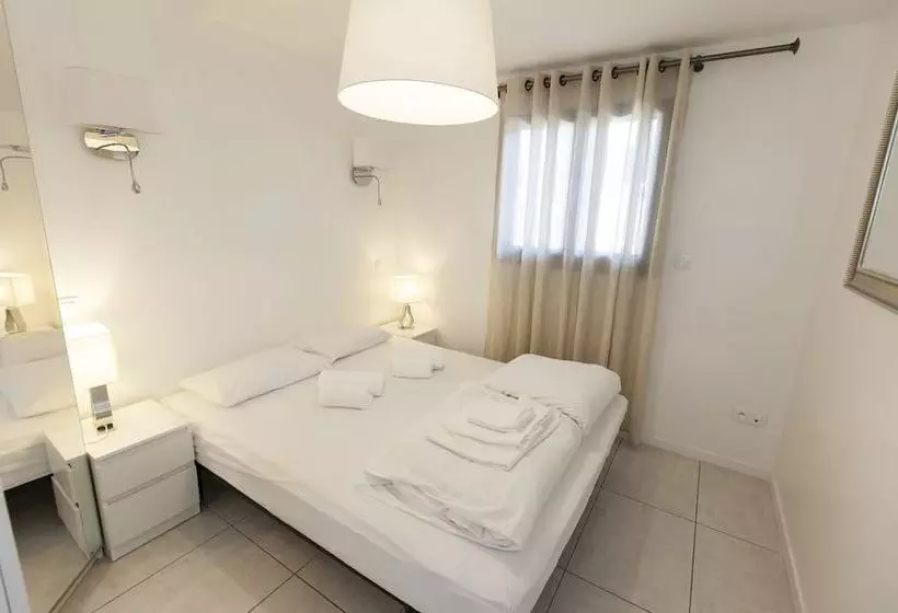 Hotelli Camping La Yole