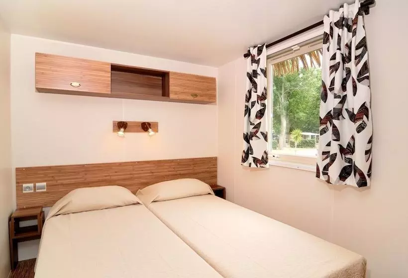 Hotelli Camping La Yole