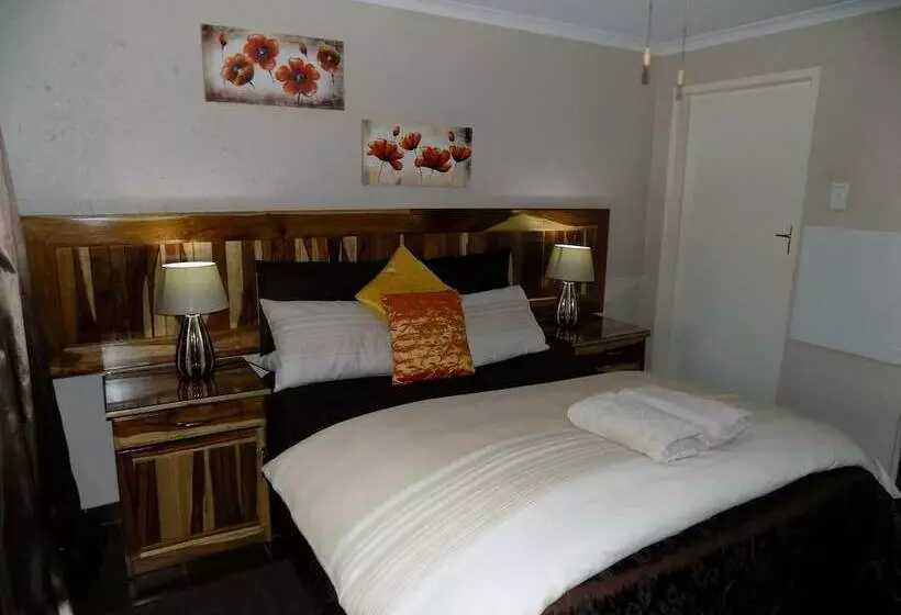 Hotelli Castle Lodge