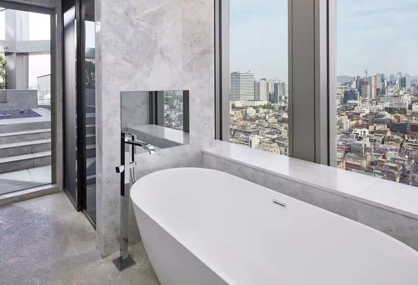 ホテル Four Points By Sheraton Seoul, Gangnam