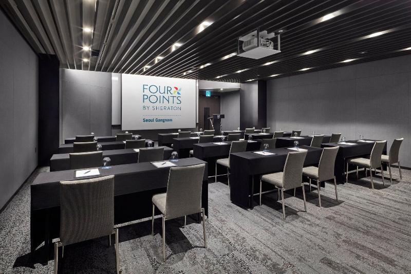 Отель Four Points By Sheraton Seoul, Gangnam