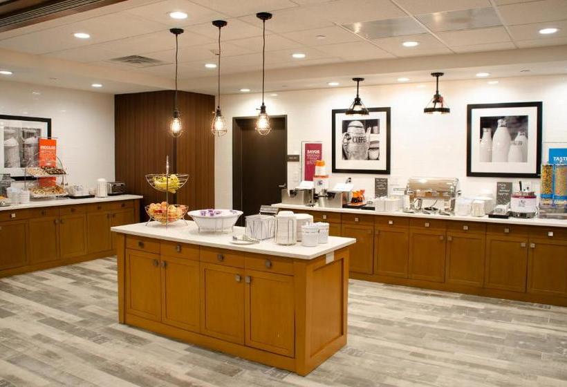 בית מלון כפרי Hampton Inn Lebanon