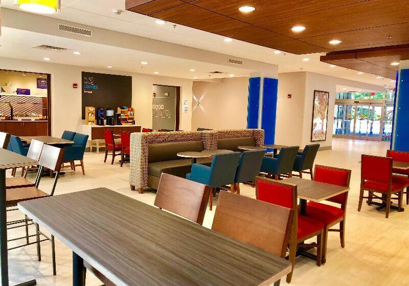 فندق Holiday Inn Express & Suites Raleigh Airport Brier Creek, An Ihg