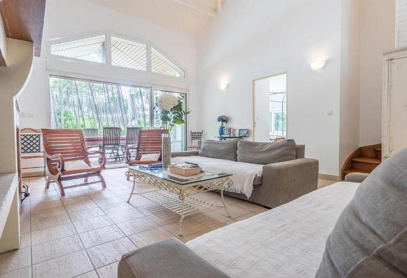 هتل Madame Vacances Villas La Prade