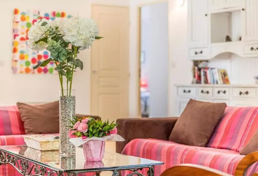 هتل Madame Vacances Villas La Prade