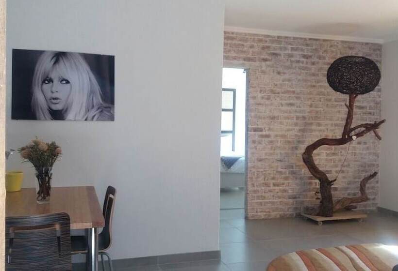 ホテル Melvilla Guesthouse