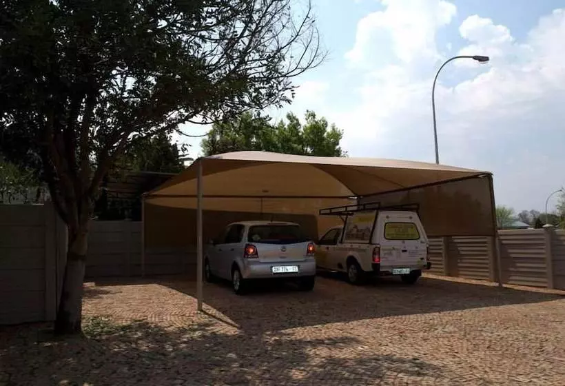 Hotelli Pebble Fountain Guesthouse