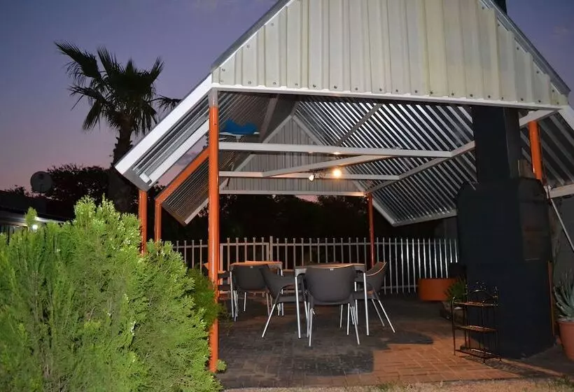 Hotelli Pebble Fountain Guesthouse