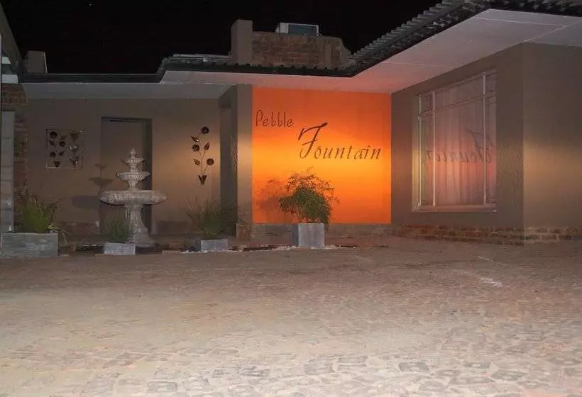 Hotelli Pebble Fountain Guesthouse