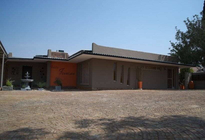 호텔 Pebble Fountain Guesthouse