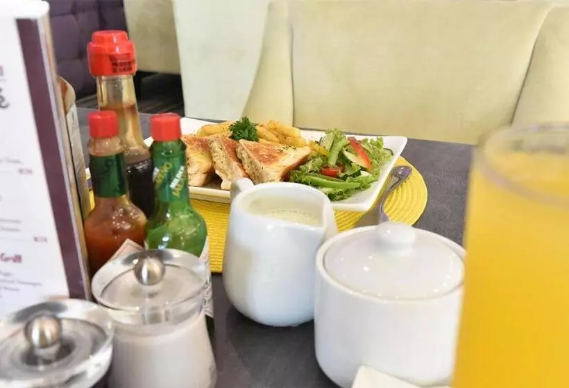 ホテル Regal Inn Umhlanga Gateway