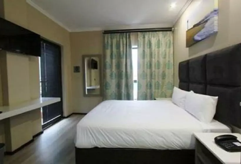 ホテル Regal Inn Umhlanga Gateway