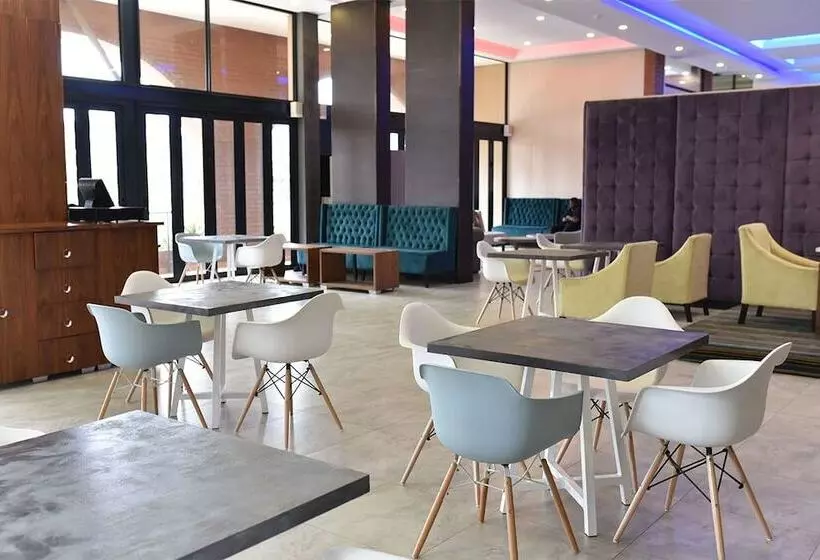 ホテル Regal Inn Umhlanga Gateway
