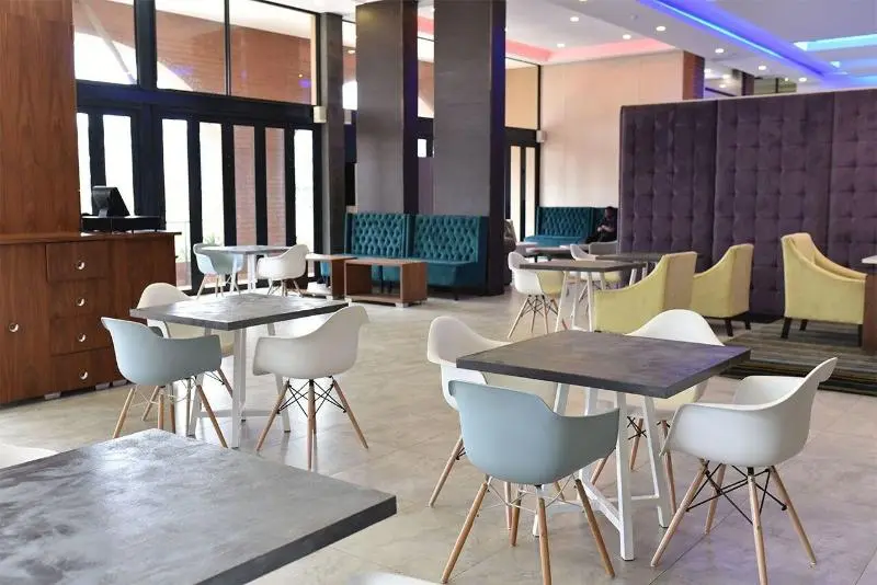 ホテル Regal Inn Umhlanga Gateway