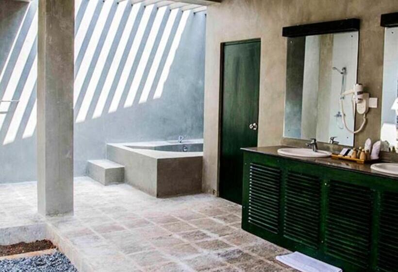 Отель Regenta Arie Lagoon Negombo