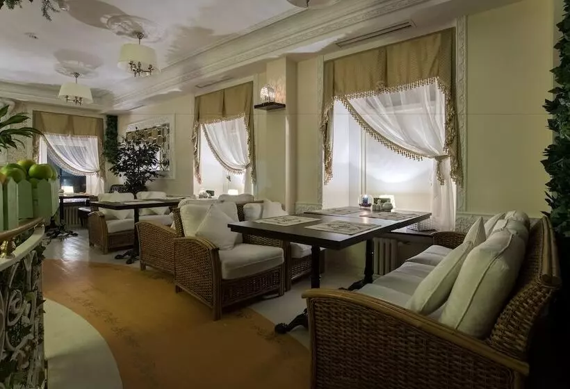 هتل Sadovnicheskaya