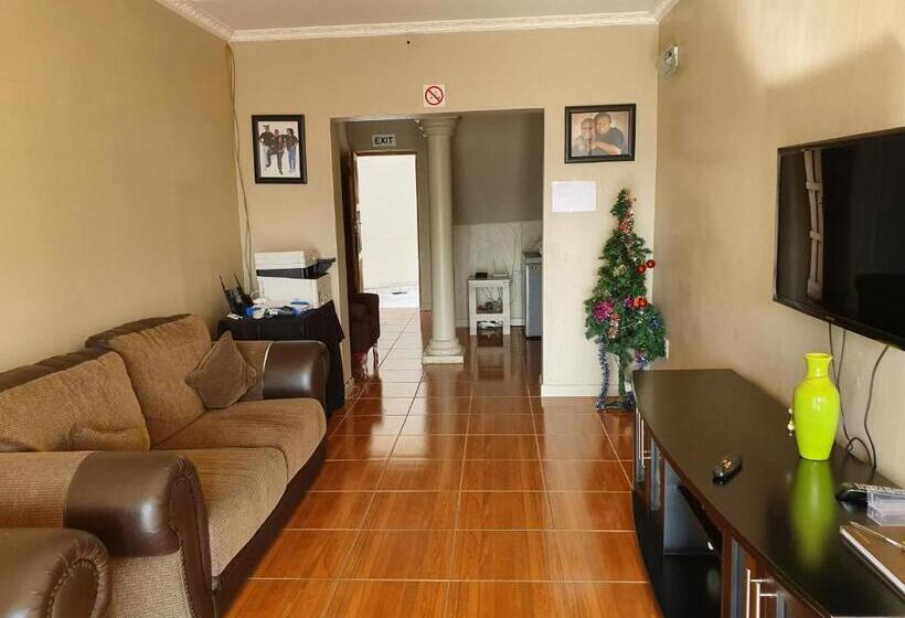 בית מלון כפרי Ubuntu