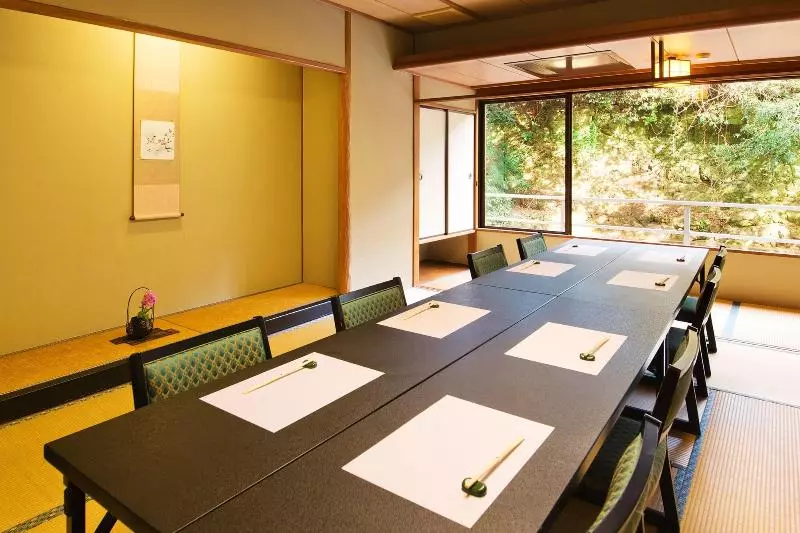 Hotelli Yumoto Sakakibarakan