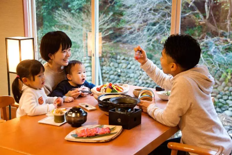 Hotelli Yumoto Sakakibarakan