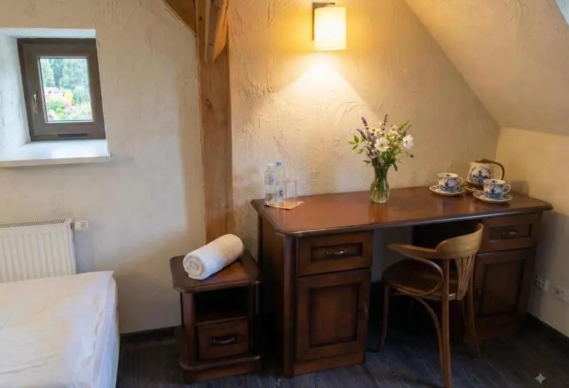 Aamiaismajoitus (B&B) Folwark Polski