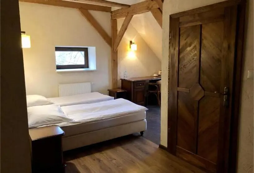 Aamiaismajoitus (B&B) Folwark Polski