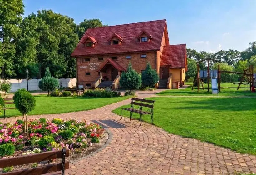 Aamiaismajoitus (B&B) Folwark Polski