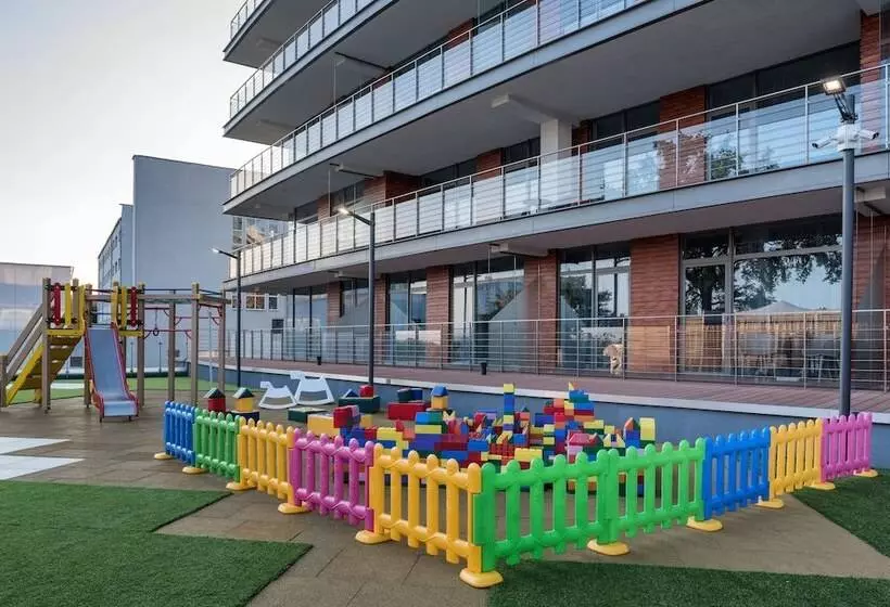 Crystal House Suite Hotel & Spa