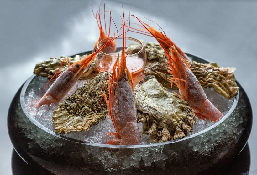 Crystal House Suite Hotel & Spa