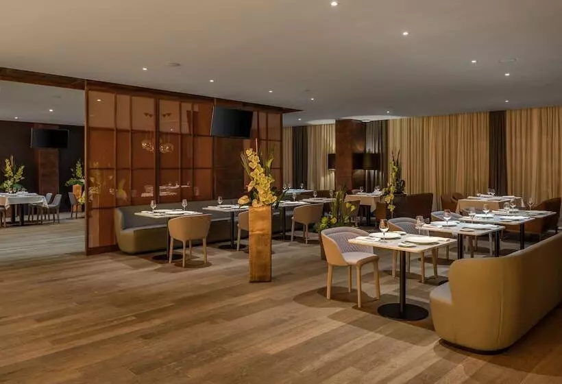 Crystal House Suite Hotel & Spa