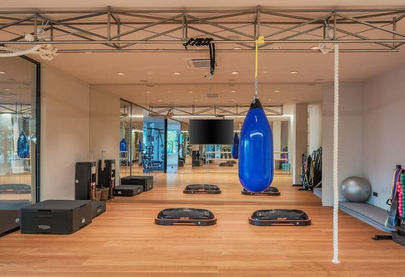 Crystal House Suite Hotel & Spa