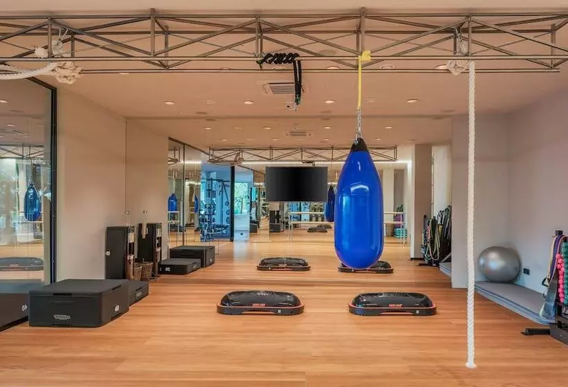 Crystal House Suite Hotel & Spa