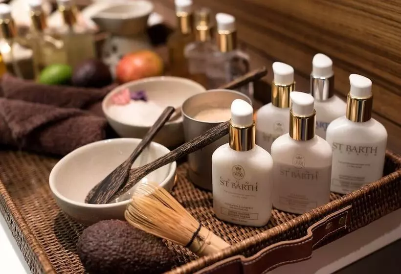 Crystal House Suite Hotel & Spa