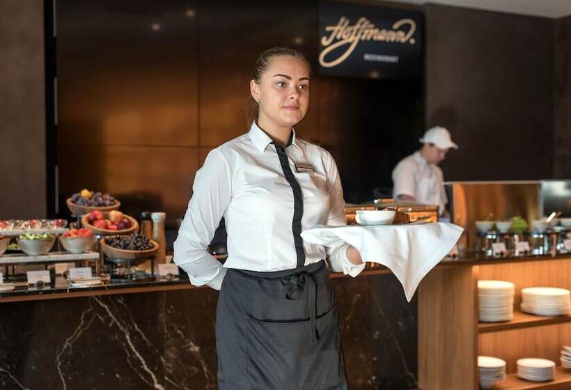 Crystal House Suite Hotel & Spa