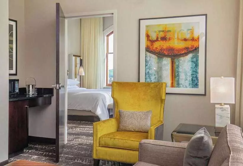 Hotelli Doubletree By Hilton Youngstown Downtown