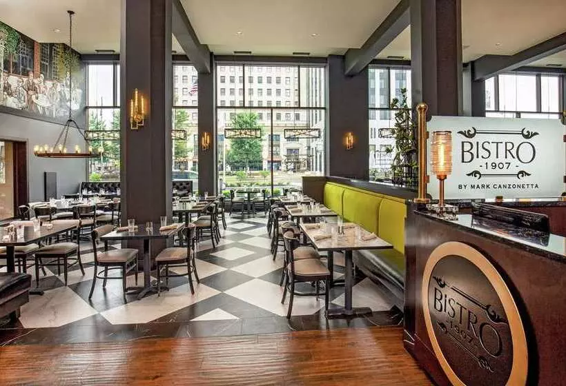 Hotelli Doubletree By Hilton Youngstown Downtown