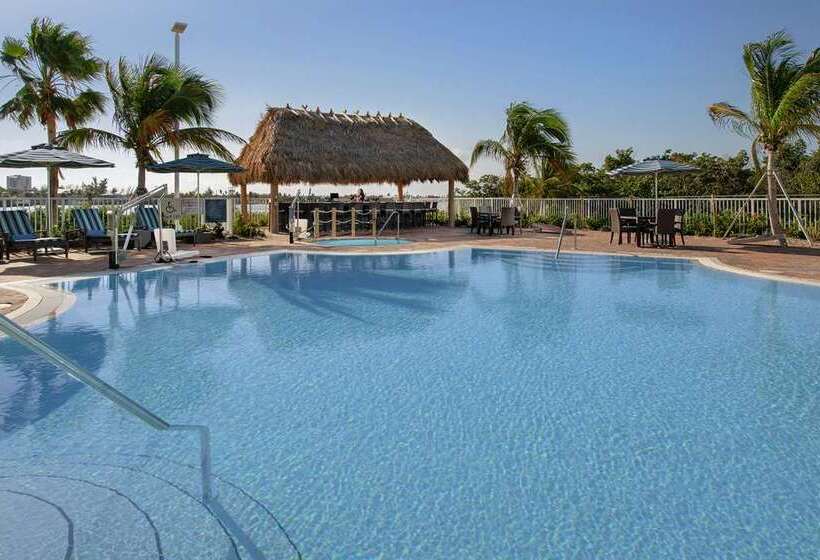 בית מלון כפרי Hampton Inn Marathon Florida Keys