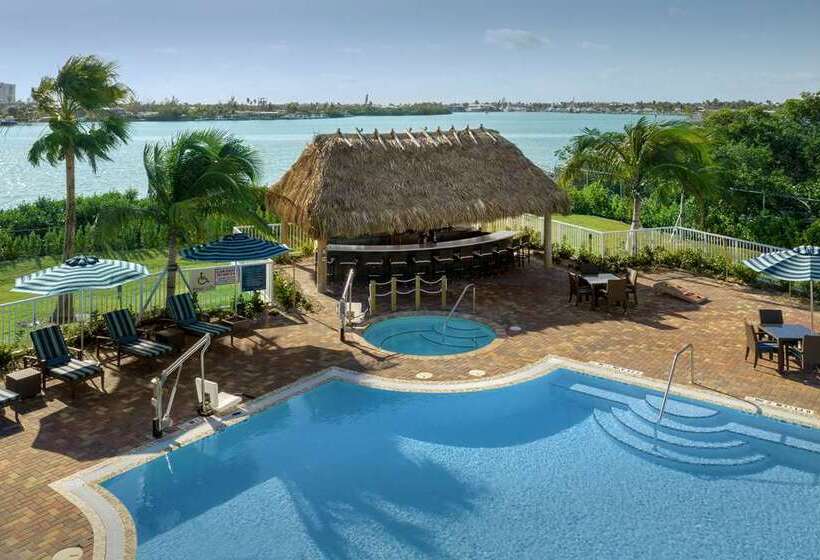 בית מלון כפרי Hampton Inn Marathon Florida Keys