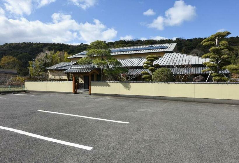 בית מלון כפרי Mikuniya