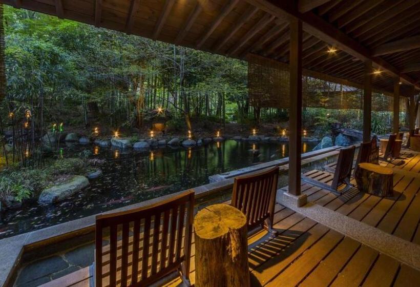 בית מלון כפרי Shimobe